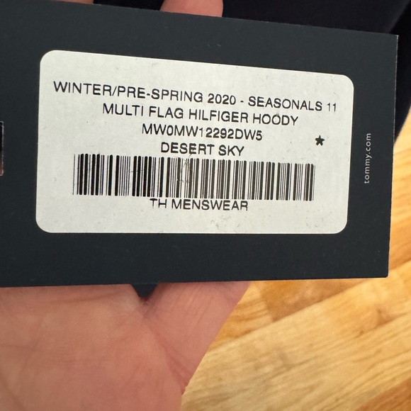 Tommy Hilfiger Hoodie Size Medium - Picture 5 of 8